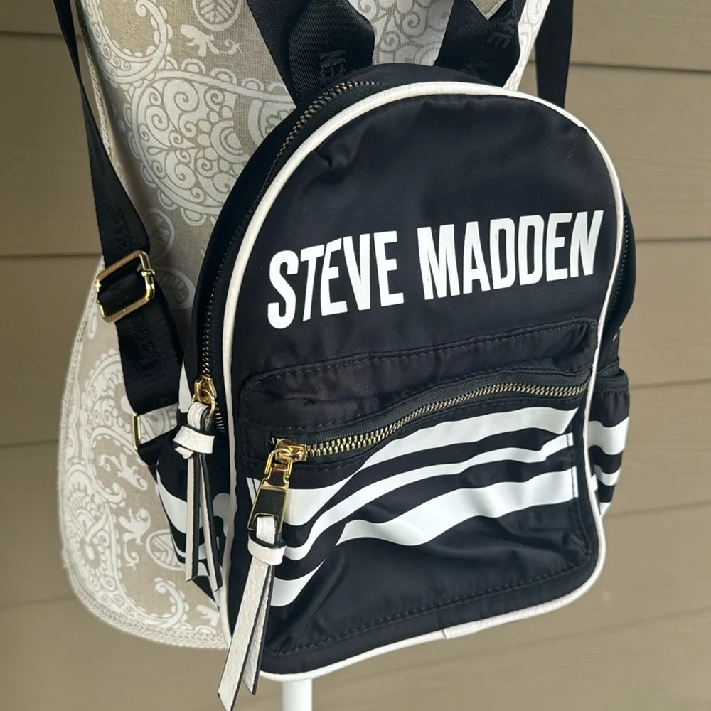 Steve Madden mini backpack - Picture 2 of 6